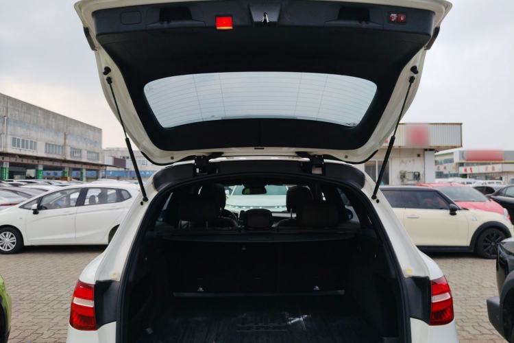 Used Mercedes-Benz GLC 2017 GLC 260 4MATIC Luxury Model Trunk