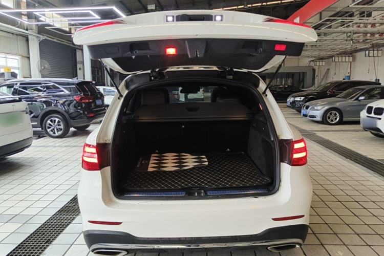 Used Mercedes-Benz GLC 2017 GLC 260 4MATIC Luxury Model Trunk
