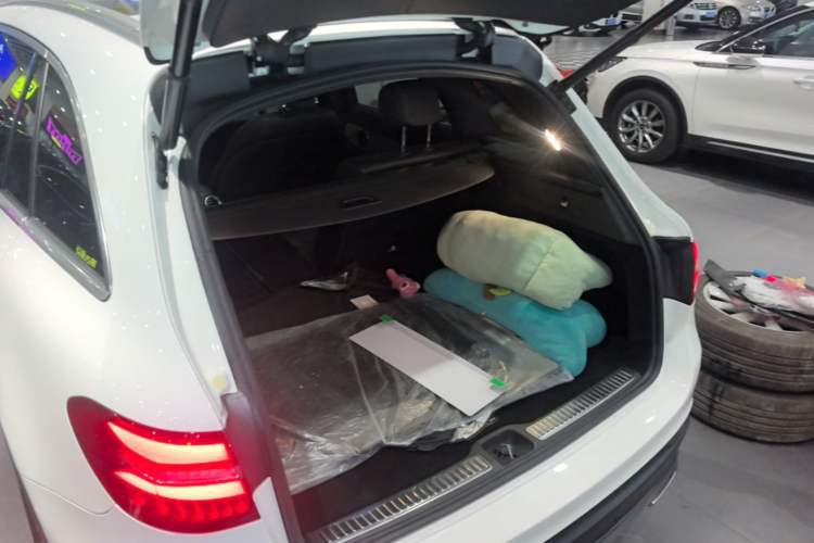 Used Mercedes-Benz GLC 2017 GLC 200 4MATIC Trunk