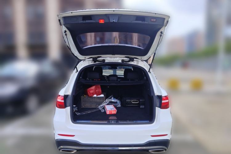 Used Mercedes-Benz GLC 2017 GLC 260 4MATIC Dynamic Edition Trunk