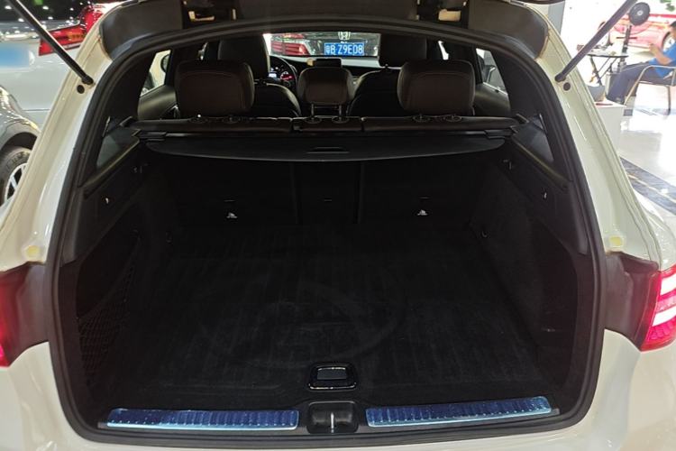 Used Mercedes-Benz GLC 2017 GLC 260 4MATIC Luxury Model Trunk