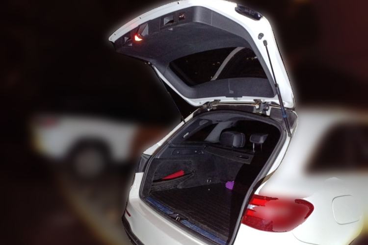 Used Mercedes-Benz GLC 2017 GLC 260 4MATIC Dynamic Edition Trunk
