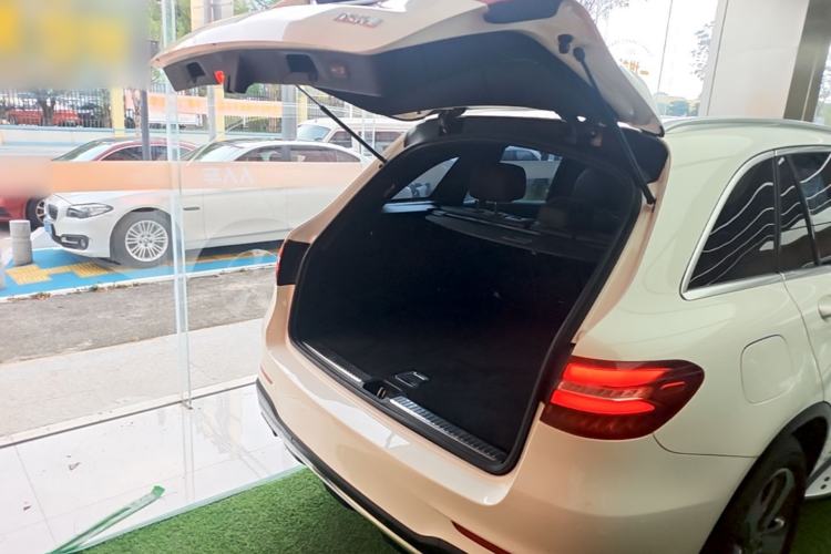 Used Mercedes-Benz GLC 2017 GLC 260 4MATIC Luxury Model Trunk