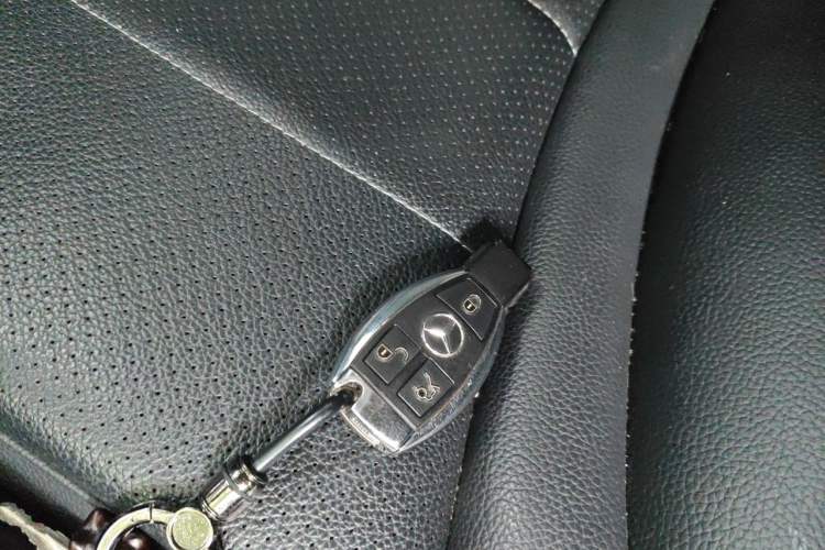 Used Mercedes-Benz GLC 2017 GLC 300 4MATIC Sport Edition Vehicle Key