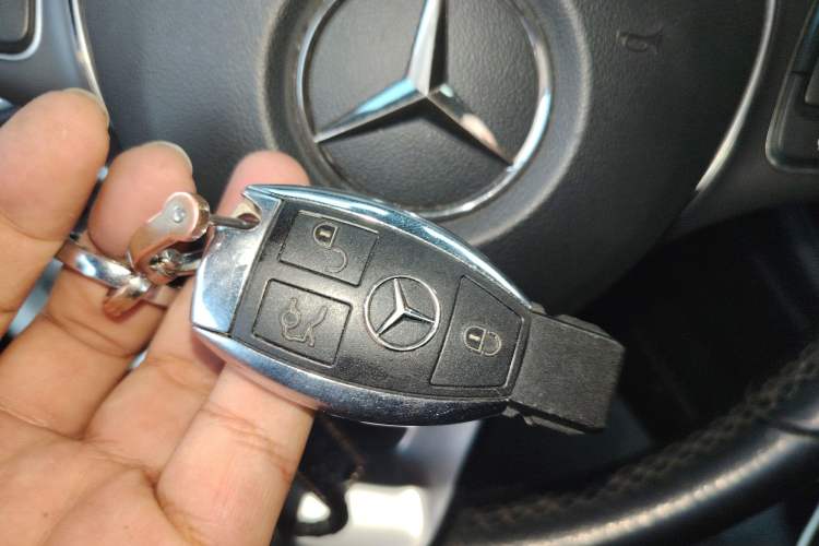 Used Mercedes-Benz GLC 2017 GLC 260 4MATIC Dynamic Edition Vehicle Key
