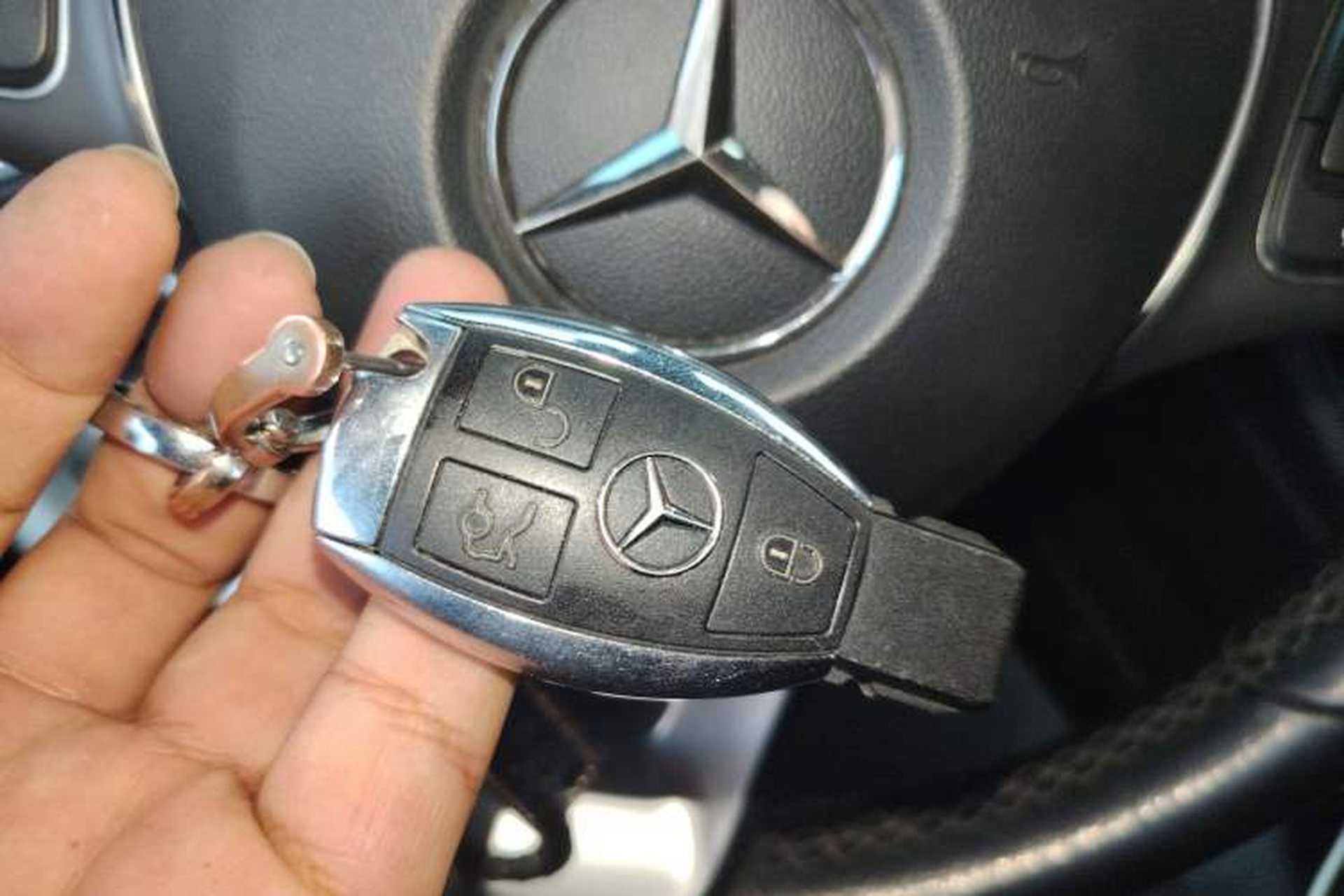 Used Mercedes-Benz GLC 2017 GLC 260 4MATIC Dynamic Edition Vehicle Key