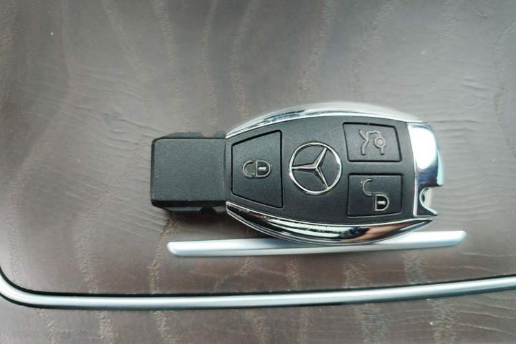 Used Mercedes-Benz GLC 2017 GLC 300 4MATIC Sport Edition Vehicle Key