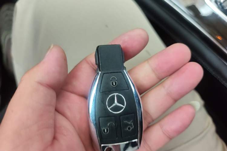 Used Mercedes-Benz GLC 2017 GLC 260 4MATIC Dynamic Edition Vehicle Key