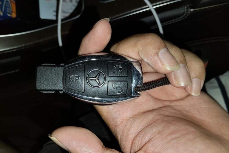 Used Mercedes-Benz GLC 2017 GLC 300 4MATIC Sport Edition Vehicle Key