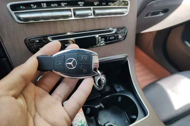 Used Mercedes-Benz GLC 2017 GLC 300 4MATIC Sport Edition Vehicle Key