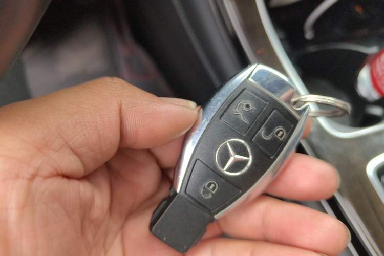 Used Mercedes-Benz GLC 2017 GLC 260 4MATIC Dynamic Edition Vehicle Key