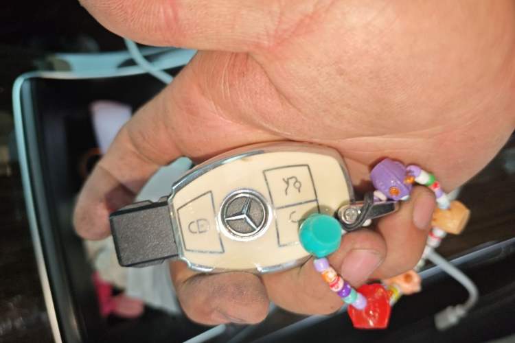 Used Mercedes-Benz GLC 2017 GLC 260 4MATIC Dynamic Edition Vehicle Key