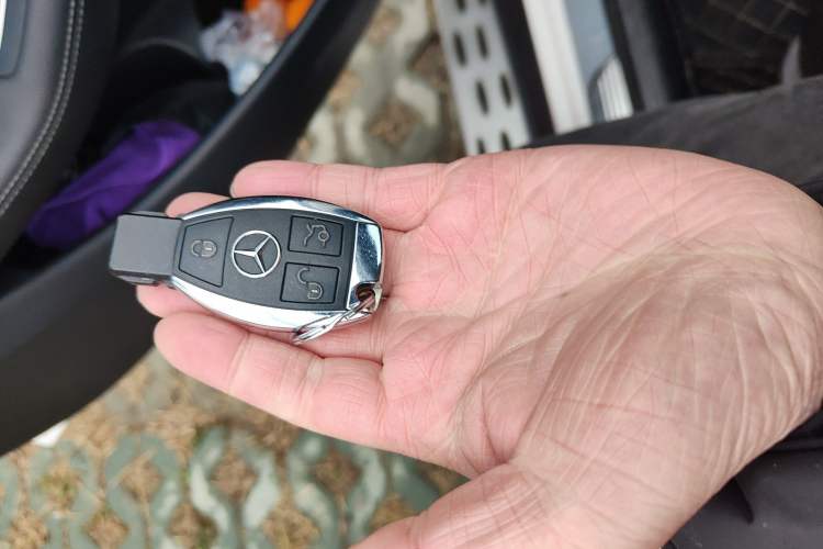 Used Mercedes-Benz GLC 2017 GLC 260 4MATIC Luxury Model Vehicle Key