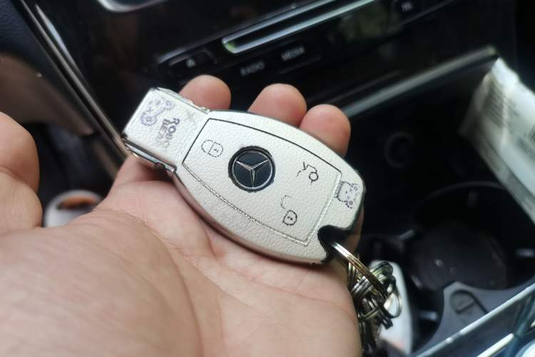 Used Mercedes-Benz GLC 2017 GLC 260 4MATIC Luxury Model Vehicle Key