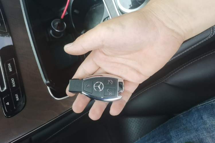 Used Mercedes-Benz GLC 2017 GLC 300 4MATIC Sport Edition Vehicle Key