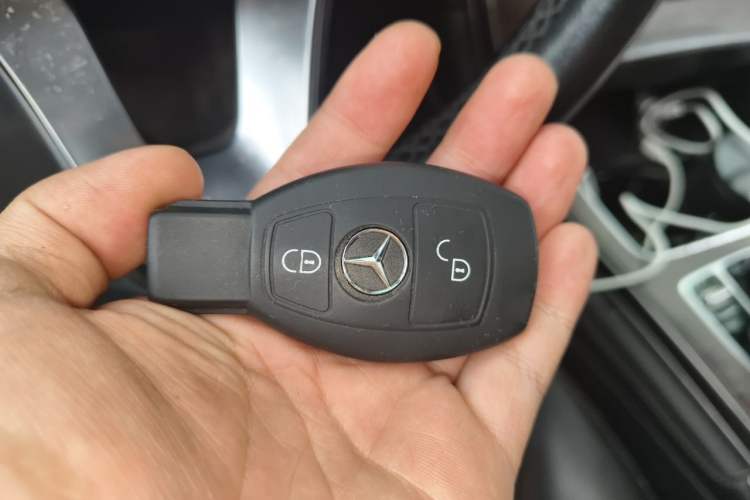 Used Mercedes-Benz GLC 2017 GLC 300 4MATIC Sport Edition Vehicle Key