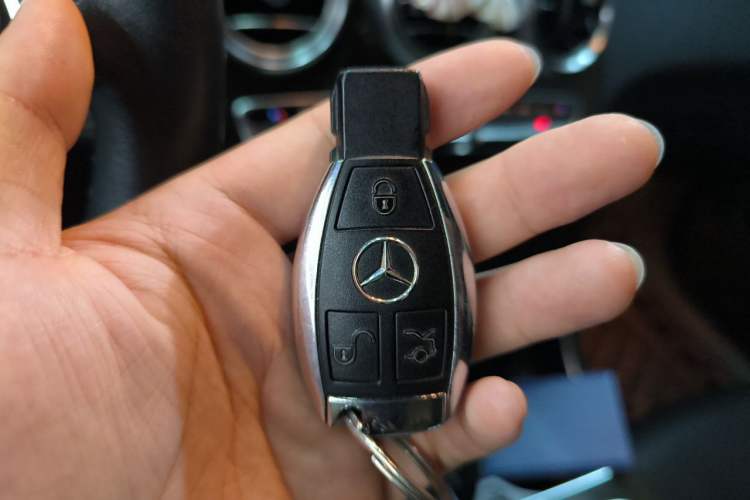 Used Mercedes-Benz GLC 2017 GLC 260 4MATIC Luxury Model Vehicle Key