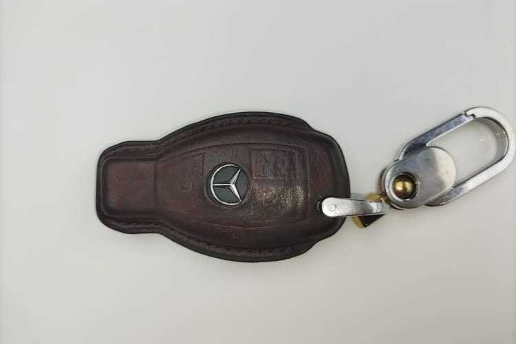 Used Mercedes-Benz GLC 2017 GLC 300 4MATIC Sport Edition Vehicle Key