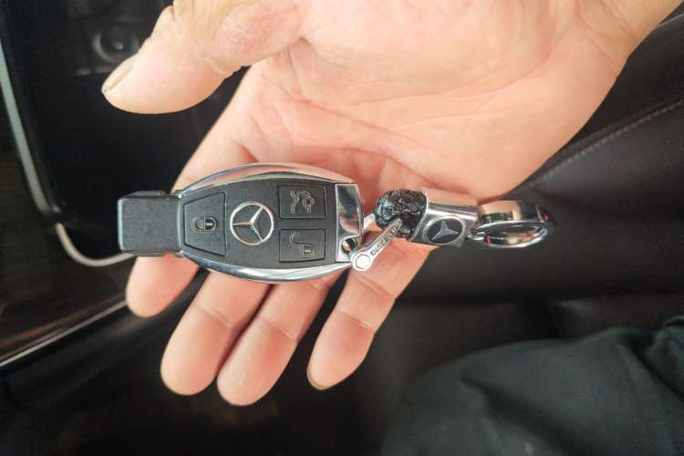 Used Mercedes-Benz GLC 2017 GLC 260 4MATIC Luxury Model Vehicle Key