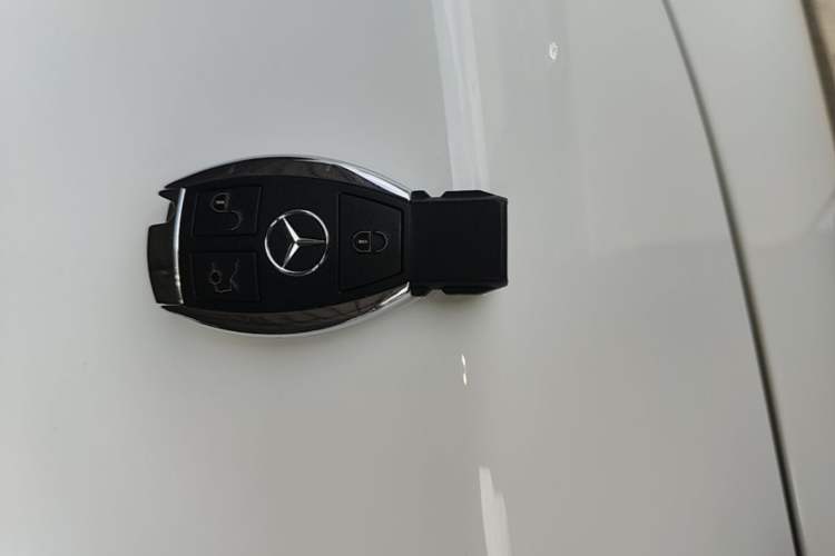 Used Mercedes-Benz GLC 2017 GLC 260 4MATIC Luxury Model Vehicle Key