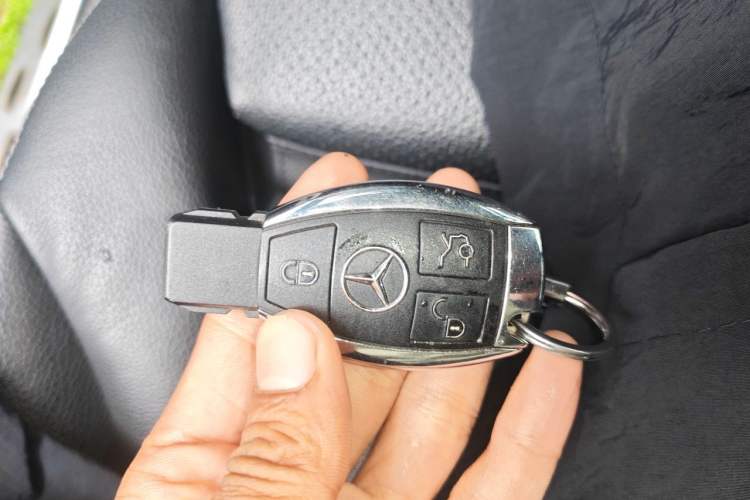 Used Mercedes-Benz GLC 2017 GLC 300 4MATIC Sport Edition Vehicle Key
