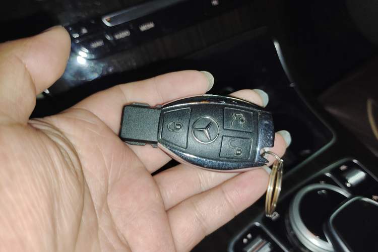 Used Mercedes-Benz GLC 2017 GLC 260 4MATIC Dynamic Edition Vehicle Key