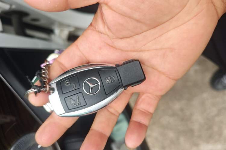 Used Mercedes-Benz GLC 2017 GLC 260 4MATIC Luxury Model Vehicle Key