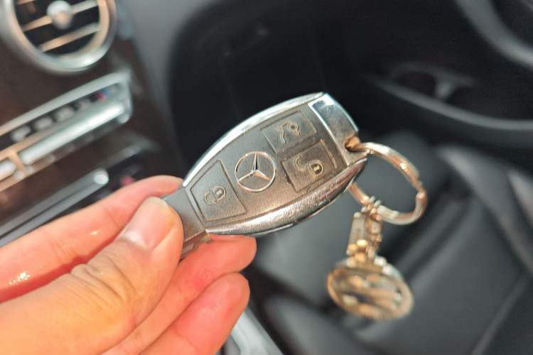 Used Mercedes-Benz GLC 2017 GLC 260 4MATIC Luxury Model Vehicle Key