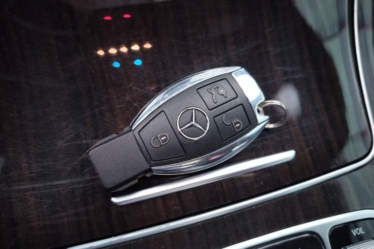 Used Mercedes-Benz GLC 2017 GLC 260 4MATIC Luxury Model Vehicle Key