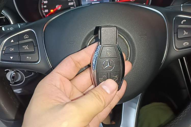 Used Mercedes-Benz GLC 2017 GLC 260 4MATIC Dynamic Edition Vehicle Key
