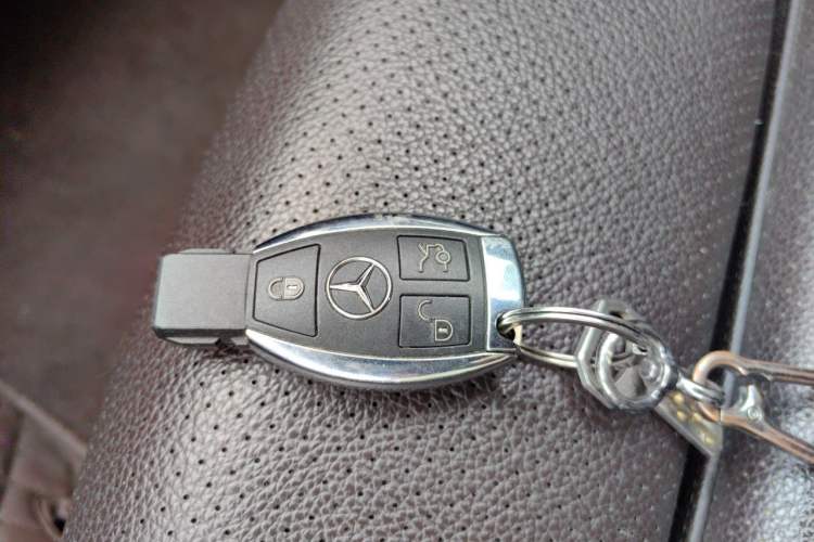 Used Mercedes-Benz GLC 2017 GLC 260 4MATIC Luxury Model Vehicle Key