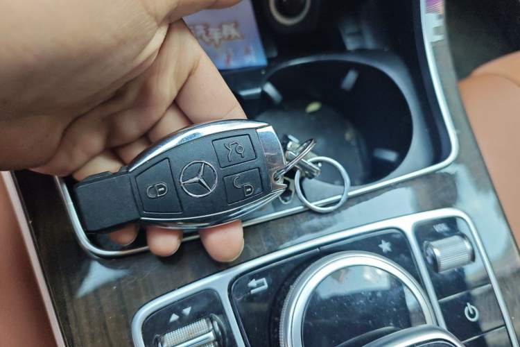 Used Mercedes-Benz GLC 2017 GLC 260 4MATIC Dynamic Edition Vehicle Key