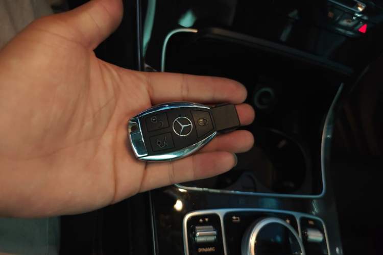 Used Mercedes-Benz GLC 2017 GLC 260 4MATIC Dynamic Edition Vehicle Key