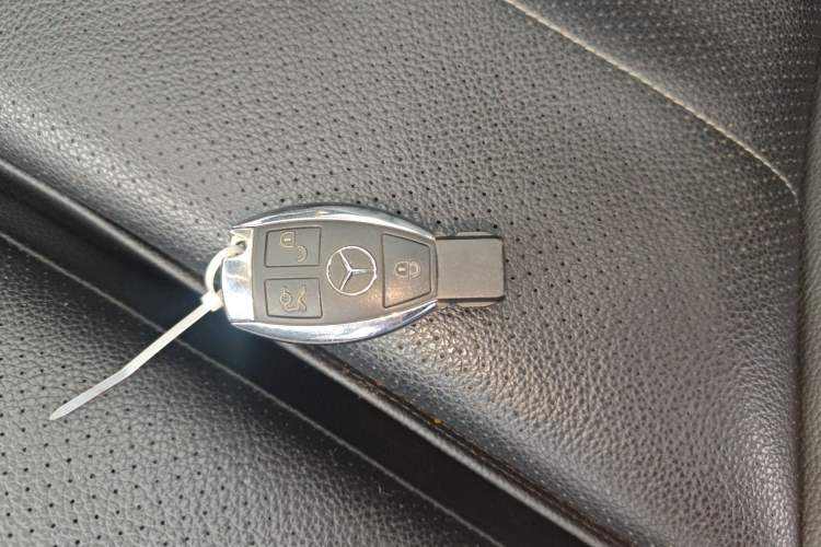 Used Mercedes-Benz GLC 2017 GLC 260 4MATIC Dynamic Edition Vehicle Key