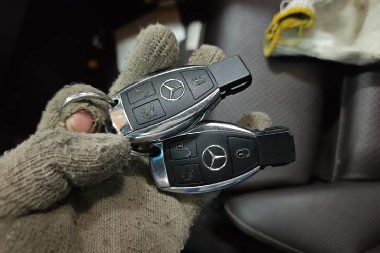 Used Mercedes-Benz GLC 2017 GLC 300 4MATIC Sport Edition Vehicle Key