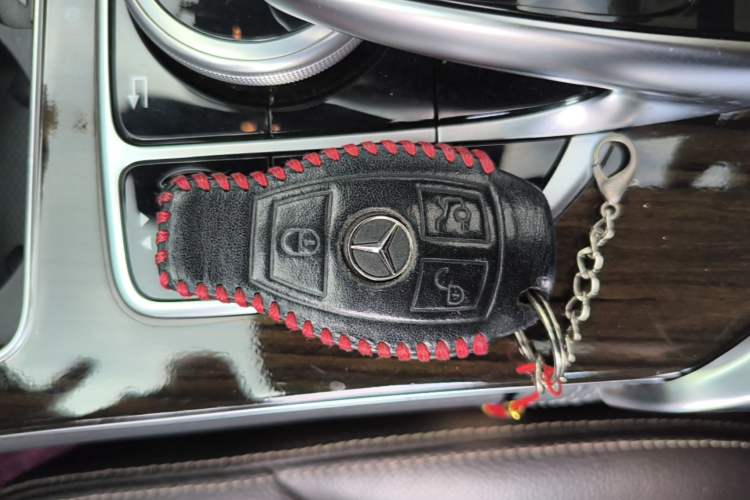 Used Mercedes-Benz GLC 2017 GLC 260 4MATIC Luxury Model Vehicle Key