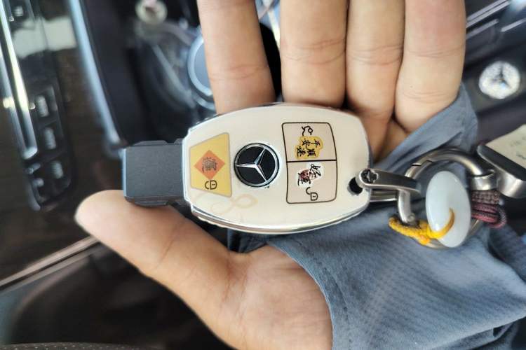 Used Mercedes-Benz GLC 2017 GLC 260 4MATIC Dynamic Edition Vehicle Key