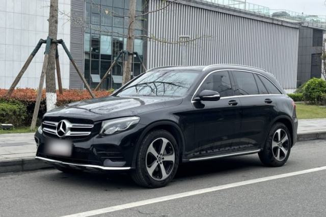 Ojetý Mercedes-Benz GLC 2018 Facelift GLC 260 4MATIC Luxury Edition