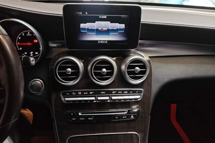 Used Mercedes-Benz GLC 2018 GLC 260 4MATIC Luxury Model Audio And AC Panel
