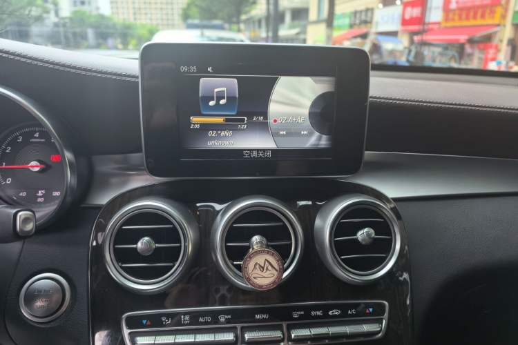 Used Mercedes-Benz GLC 2018 Facelifted GLC 260 4MATIC Dynamic Edition Audio And AC Panel