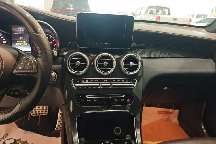 Used Mercedes-Benz GLC 2018 Facelift GLC 200 4MATIC Audio And AC Panel