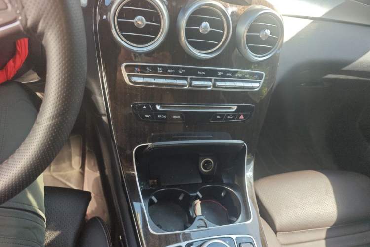 Used Mercedes-Benz GLC 2018 GLC 260 4MATIC Luxury Model Audio And AC Panel