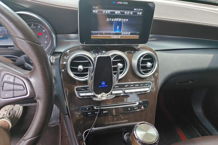 Used Mercedes-Benz GLC 2018 Facelifted GLC 260 4MATIC Dynamic Edition Audio And AC Panel