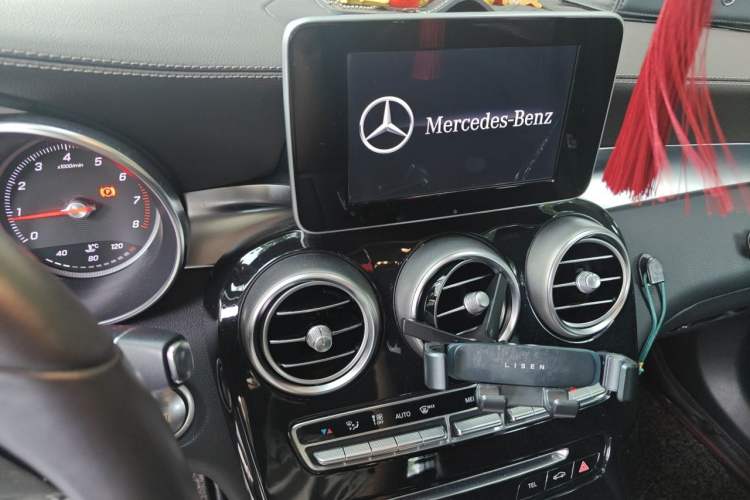 Used Mercedes-Benz GLC 2018 GLC 260 4MATIC Luxury Model Audio And AC Panel