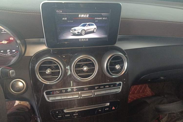 Used Mercedes-Benz GLC 2018 Facelifted GLC 260 4MATIC Dynamic Edition Audio And AC Panel