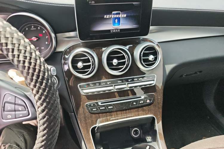 Used Mercedes-Benz GLC 2018 Facelifted GLC 260 4MATIC Dynamic Edition Audio And AC Panel