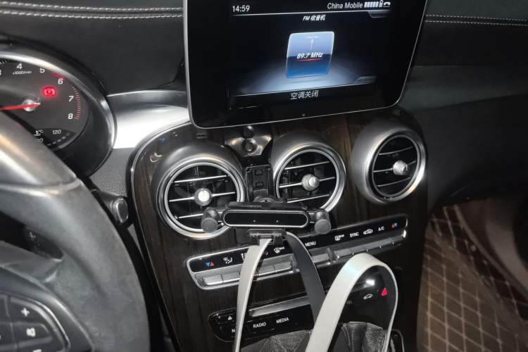 Used Mercedes-Benz GLC 2018 GLC 260 4MATIC Dynamic Edition Audio And AC Panel