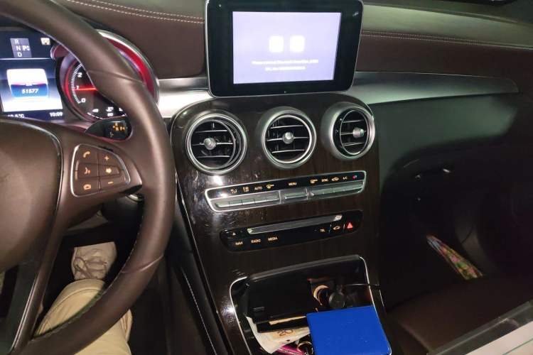 Used Mercedes-Benz GLC 2018 Facelift GLC 260 4MATIC Luxury Edition Audio And AC Panel