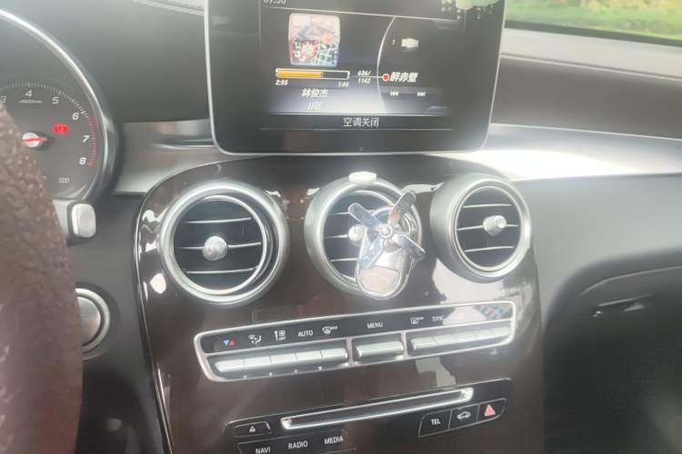 Used Mercedes-Benz GLC 2018 Facelifted GLC 260 4MATIC Dynamic Edition Audio And AC Panel