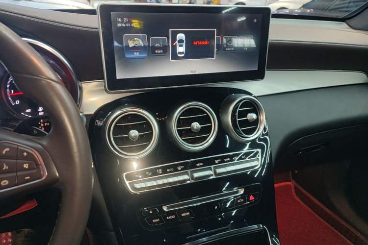 Used Mercedes-Benz GLC 2018 Facelift GLC 200 4MATIC Audio And AC Panel
